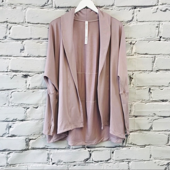 SOLD Lululemon Back In Action Wrap Smoky Blush - Picture 4 of 15